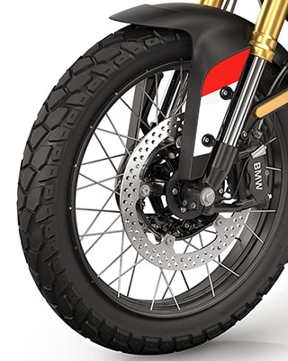 Cross-spoked wheels of the BMW F 450 GS