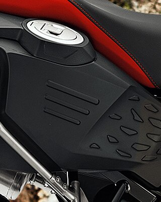 F 800 GS Adventure side tank trim